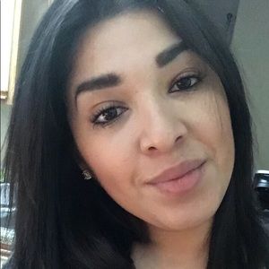 Meet your Posher, Corina